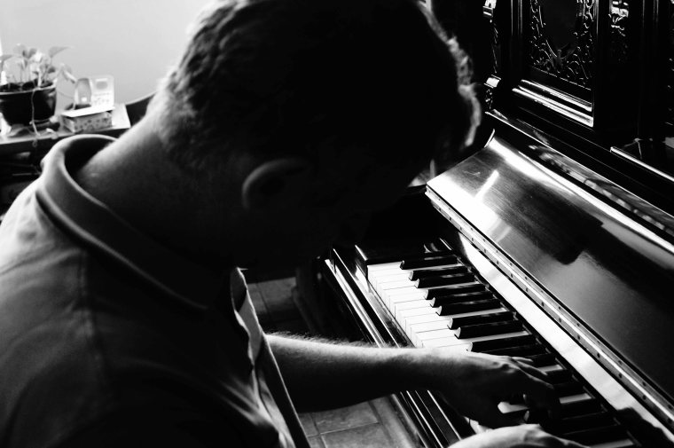 Toño Malpica y piano