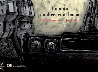 Un auto en dirección hacia