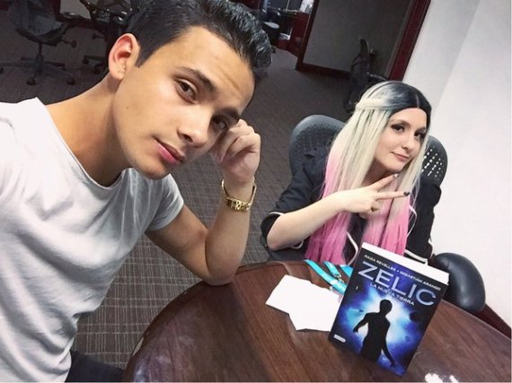 Sebastián Arango y Raiza booktubers