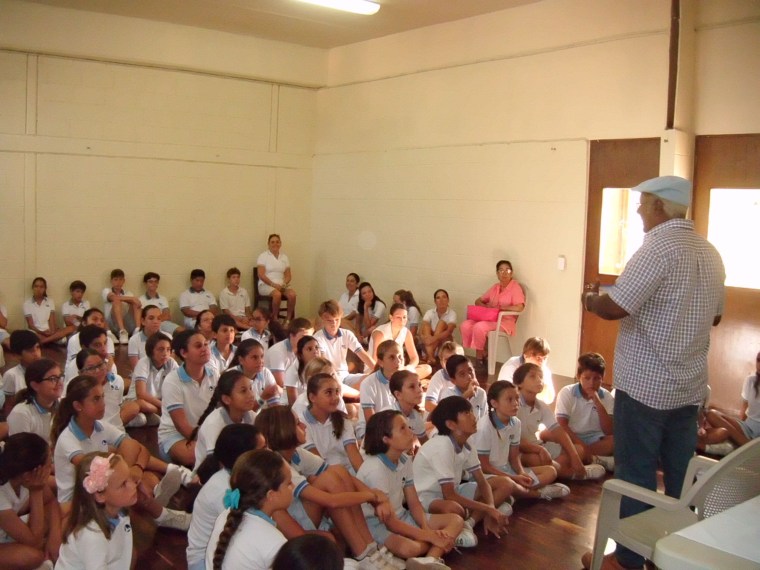 Julio M. Llanes escuela